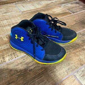 Boys Basketball Shoes